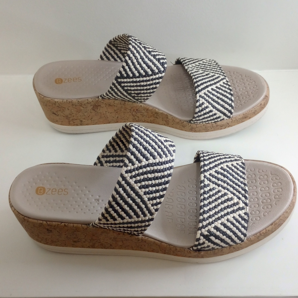 Women's Causal Wedge Sandals With Black + White Woven Straps - Like New! - Picture 5 of 7